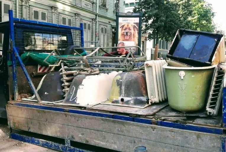 Вывоз старой сантехники в Тольятти от ПроМусор: быстро, недорого от 569 руб., утилизация и грузчики